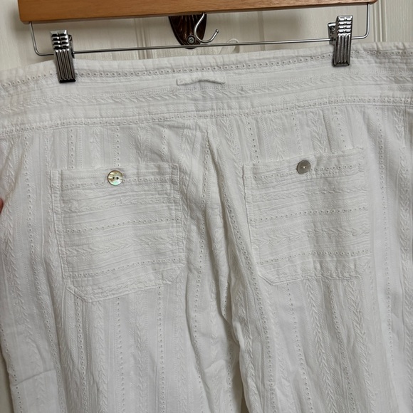 Sundance White Eyelet Button Front Pants Size Large - Picture 5 of 10